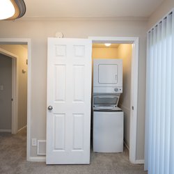 washer and dryer at One Sovereign Place apartments located in Atlanta, GA